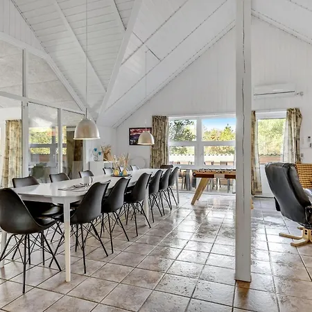 Lovely Home In Ringkobing With Sauna *